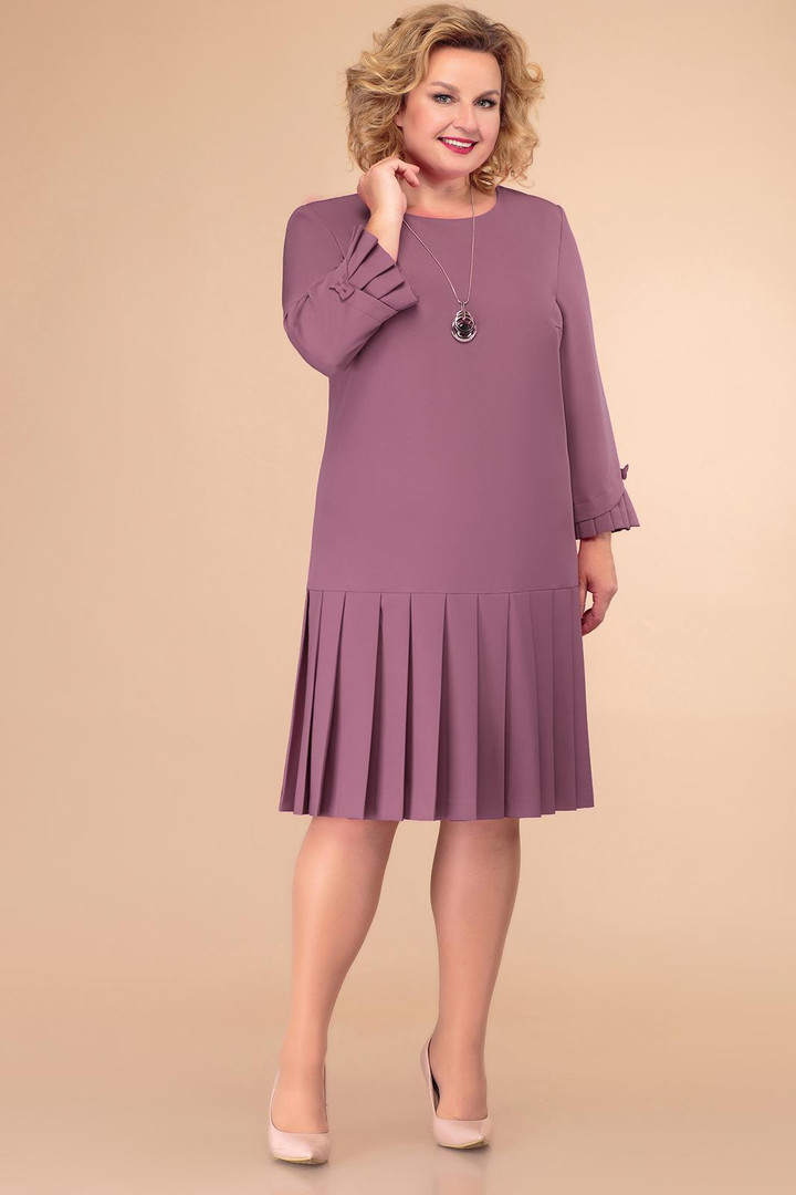 Kleita ar krokām svārku daļā, lielie izmēri i-veikalā jandase.lv