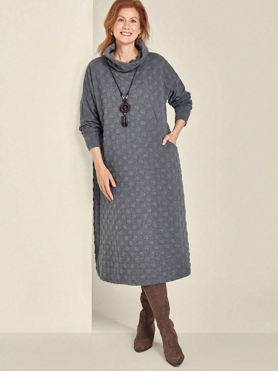 Pelēka kleita ar aplīšiem, lielie izmēri i-veikalā jandase.lv