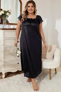 Melna kleita ar rūtainu apdari