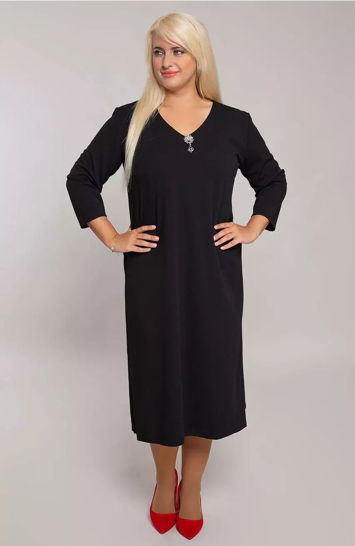 Melna kleita ar piespraudi, lielie izmēri i-veikalā jandase.lv