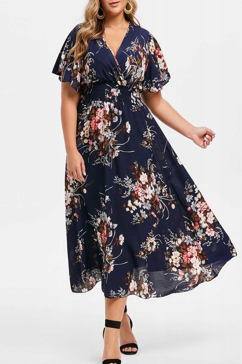 Gaisīga, tumši zila kleita ar ziediem, lielie izmēri i-veikalā jandase.lv