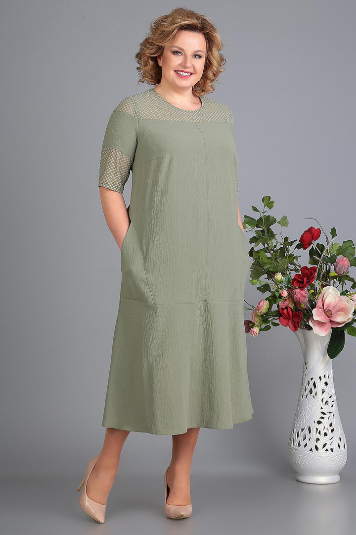 Vienkrāsaina kleita olīvzaļā tonī, lielie izmēri i-veikalā jandase.lv