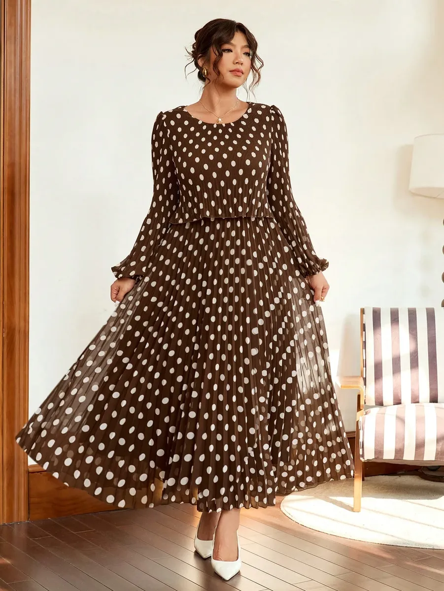 Brūna šifona kleita ar baltiem punktiņiem, lielie izmēri i-veikalā jandase.lv