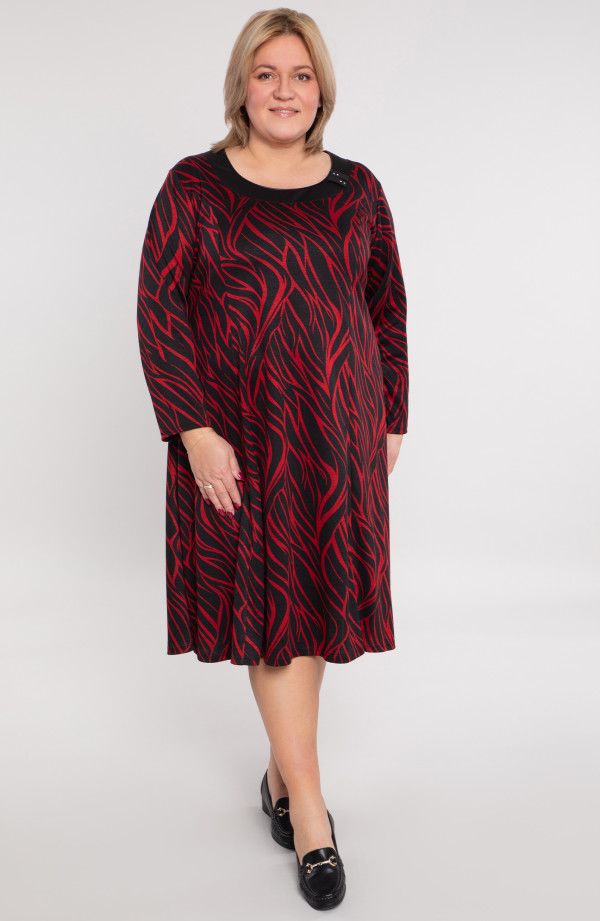 Melna kleita ar sarkanām joslām, lielie izmēri i-veikalā jandase.lv