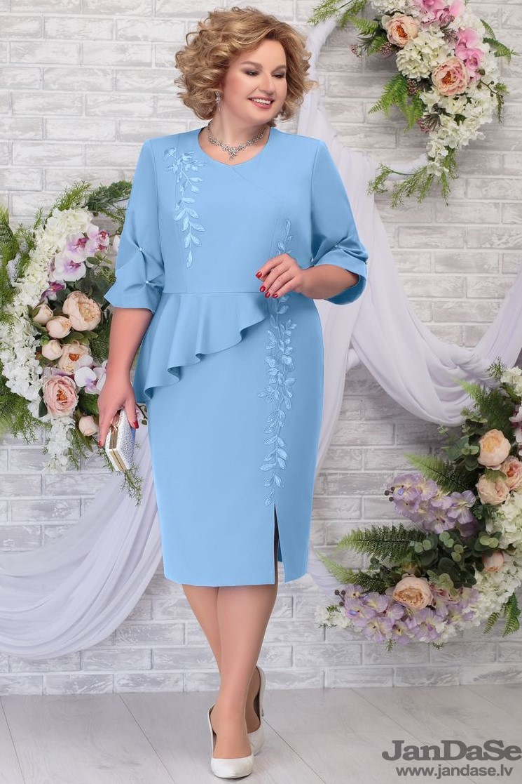 Gaiši zila kleita ar izšuvumu, lielie izmēri i-veikalā jandase.lv