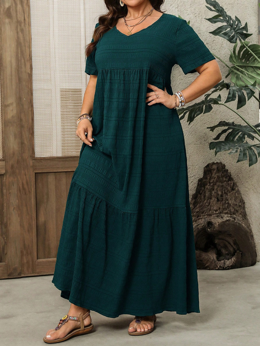 Tumši zaļa garā kleita, lielie izmēri i-veikalā jandase.lv