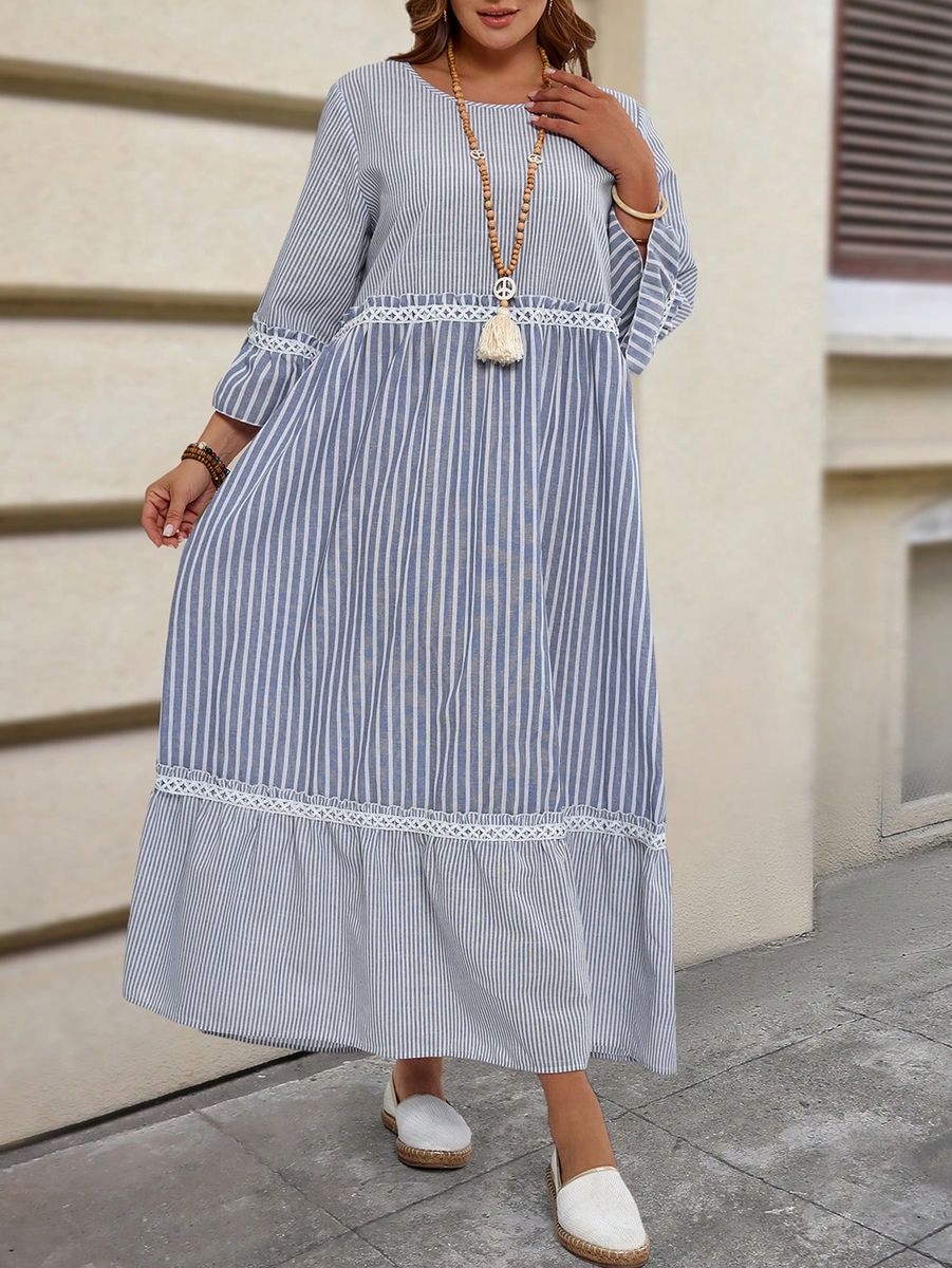 Gaiši zila kleita ar svītriņām, lielie izmēri i-veikalā jandase.lv