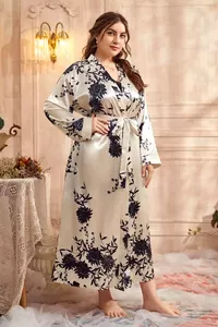 Kods 2300143-SEH apģērbi internetā lieliem izmeriem