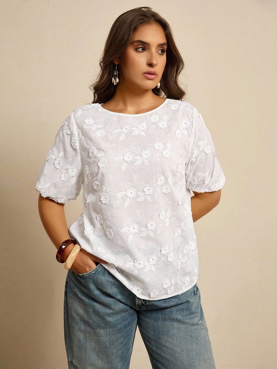 Balta blūze ar aplikāciju, lielie izmēri i-veikalā jandase.lv