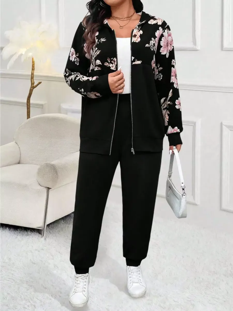 Divdaļīgs brīvā laika kostīms melnā krāsā ar ziediem, lielie izmēri i-veikalā jandase.lv