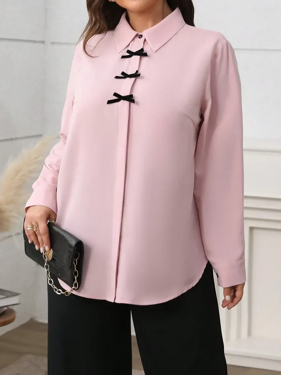 Blūze rozā toņos ar dekoratīvām lentītēm, lielie izmēri i-veikalā jandase.lv