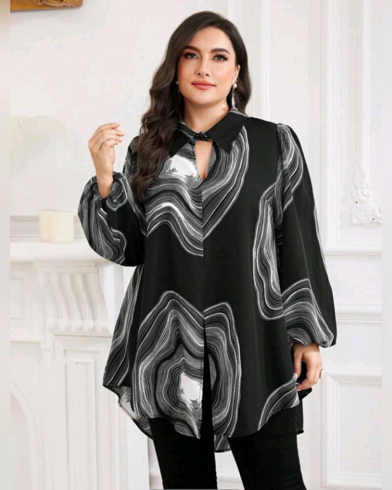 Melna tunika ar baltu līniju apdruku, lielie izmēri i-veikalā jandase.lv