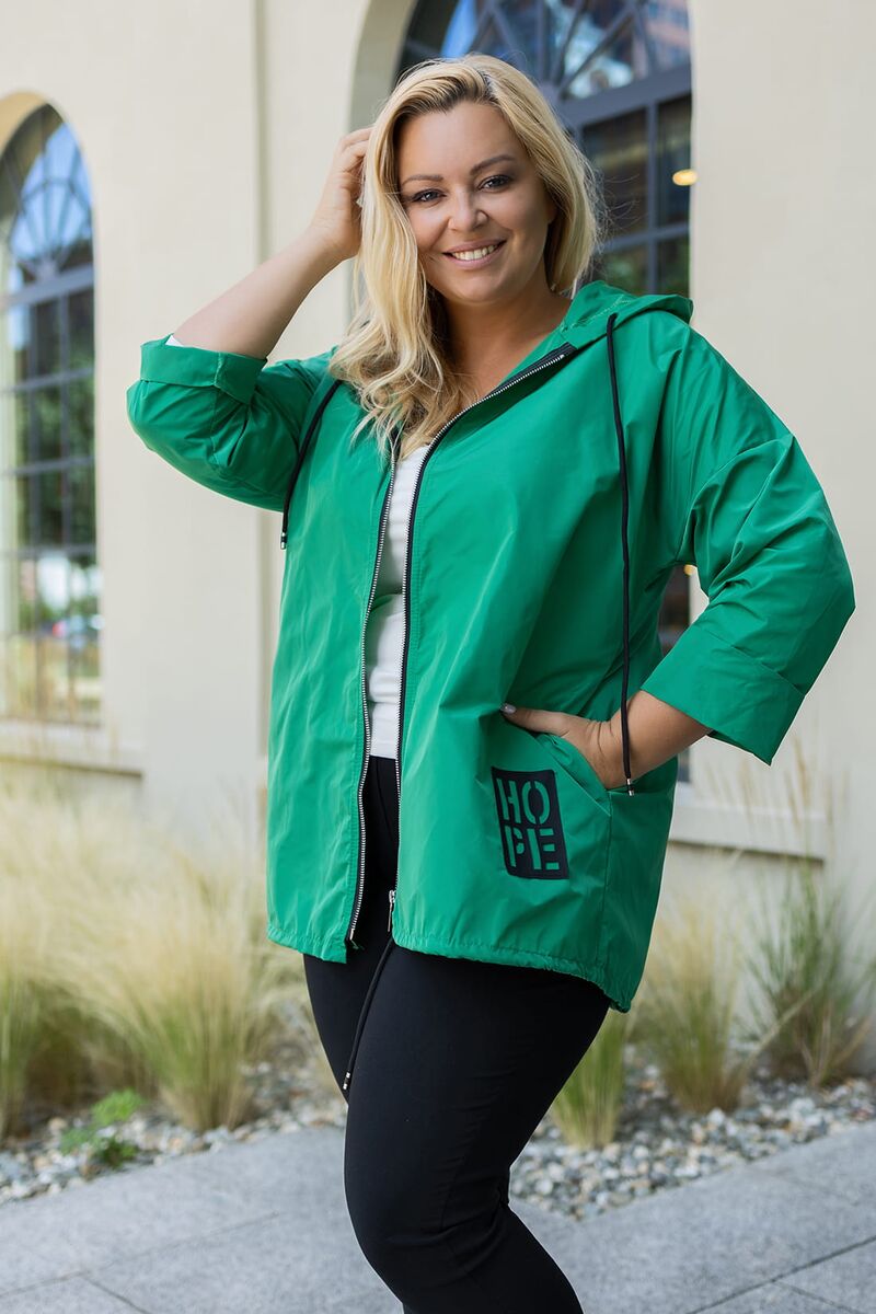 Koši zaļa vējjaka ar kapuci, lielie izmēri i-veikalā jandase.lv