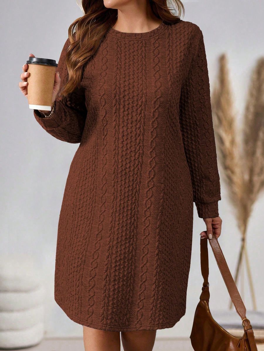 Brūna kleita ar adījuma rakstu (DZXX), lielie izmēri i-veikalā jandase.lv