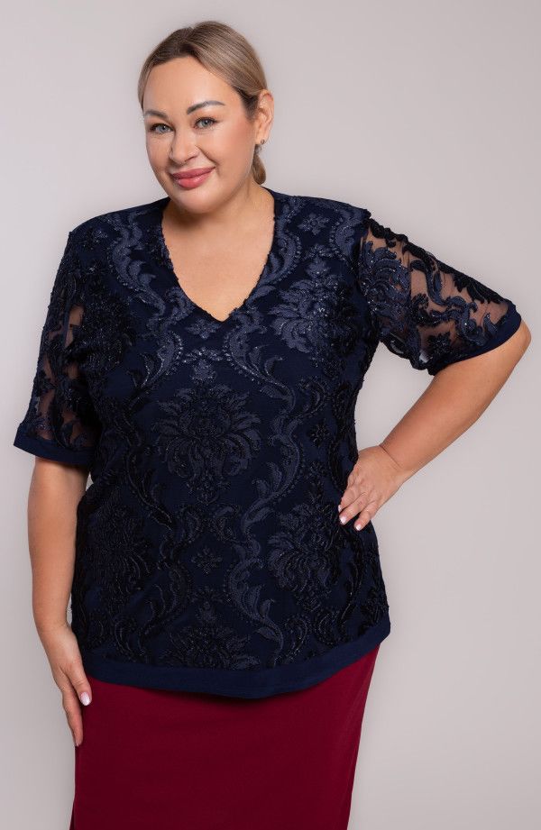 Tumši zils sieviešu tops ar mežģīni, lielie izmēri i-veikalā jandase.lv