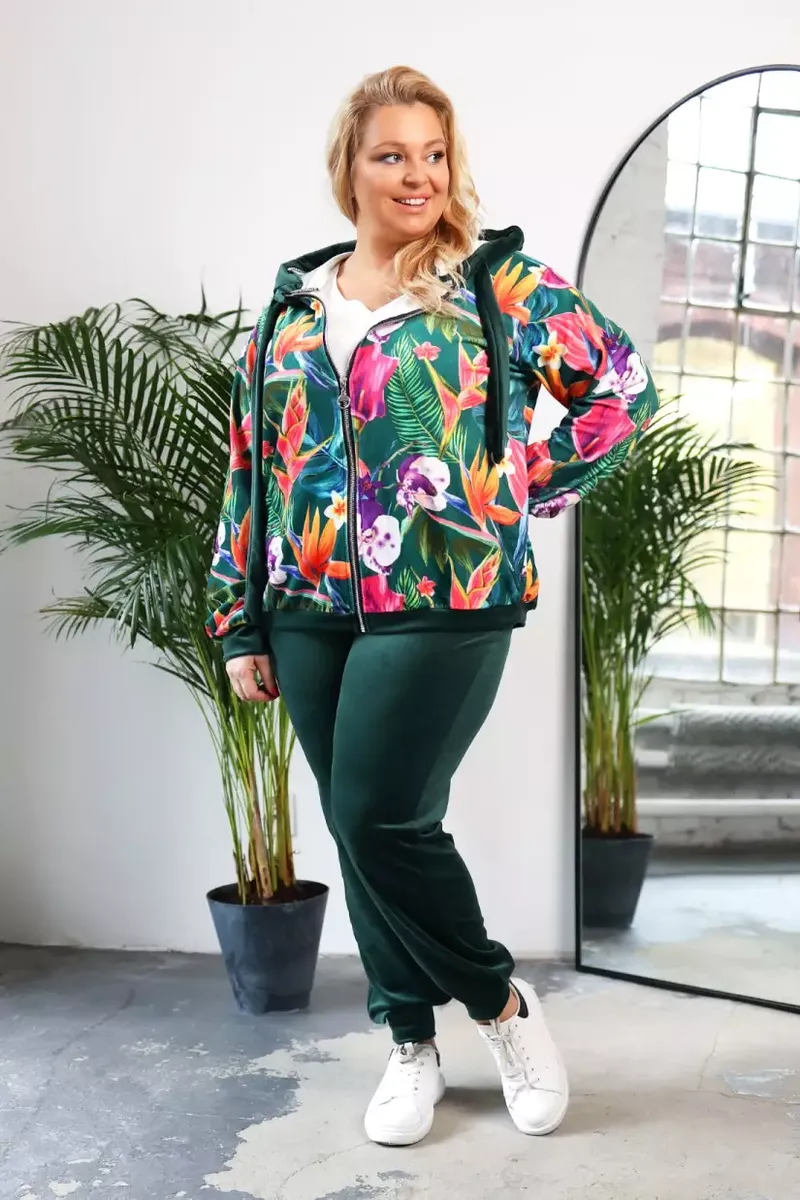 Zaļš samta kostīms: puķaina jaka un bikses, lielie izmēri i-veikalā jandase.lv