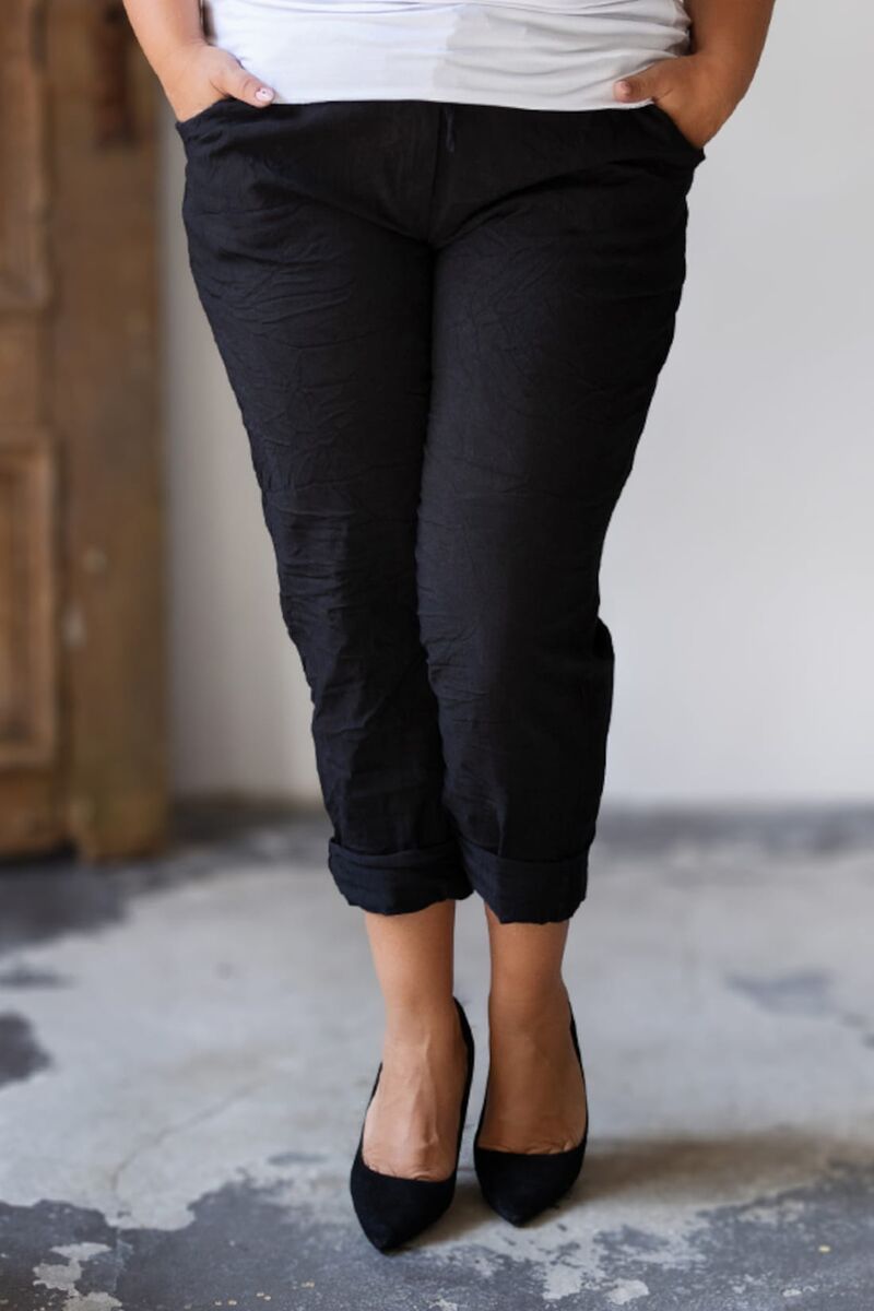 Melnas plus size sieviešu bikses ar kabatām, lielie izmēri i-veikalā jandase.lv