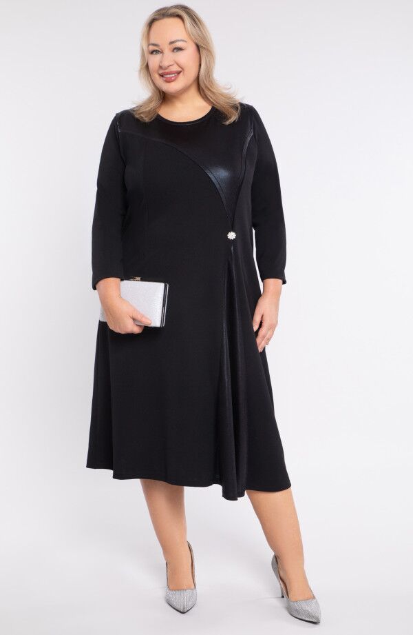 Melna svētku kleita ar spīdīgiem ielaidumiem, lielie izmēri i-veikalā jandase.lv