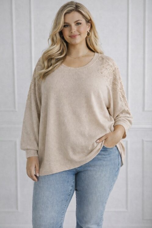 Mīksts un silts džemperis ar dekoratīvu apdari piedurknēs, lielie izmēri i-veikalā jandase.lv