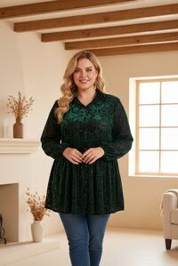 Zaļa blūze ar samta apdari - lielie izmēri sievietēm