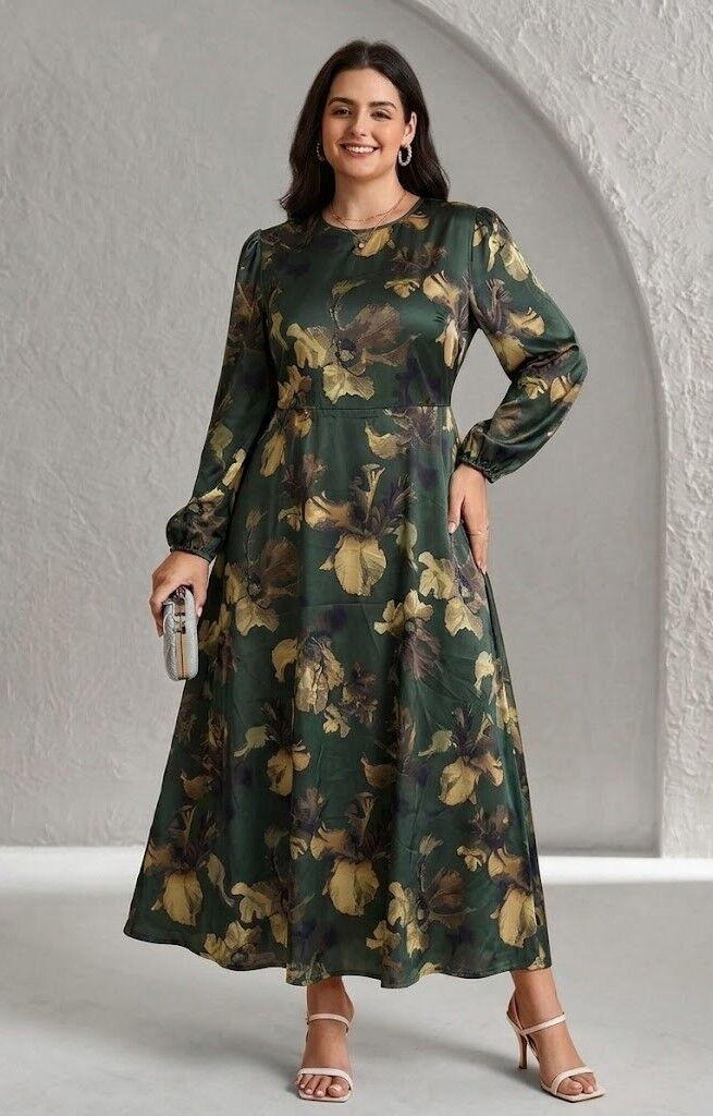 Zaļa kleita ar īrisa ziediem, lielie izmēri i-veikalā jandase.lv