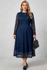 Tumši zila svētku kleita ar mežģīnēm - lielie izmēri sievietēm