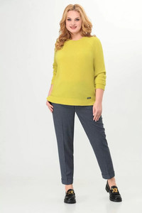 Košs džemperis ar rūtainām biksēm - lielie izmēri sievietēm