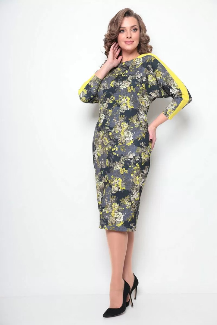 Kleita ar ziedu rakstu, lielie izmēri i-veikalā jandase.lv