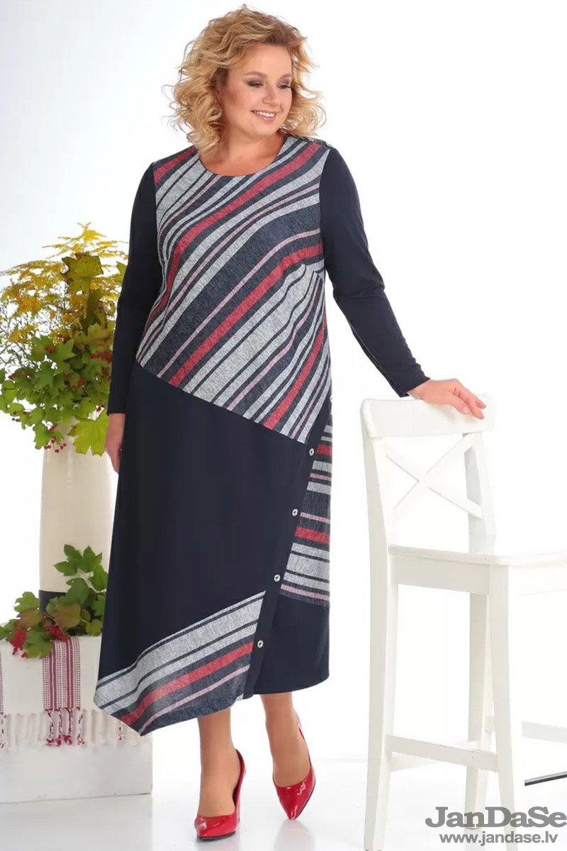 Tumši zila kleita ar diagonālām strīpām, lielie izmēri i-veikalā jandase.lv