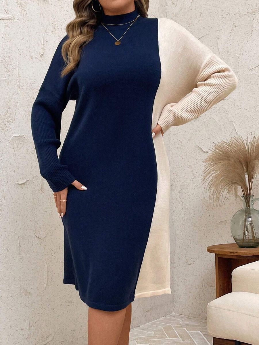 Tumši zila un balta adīta kleita, lielie izmēri i-veikalā jandase.lv