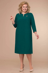 Tumši zaļa kleita ar piespraudi - lielie izmēri sievietēm