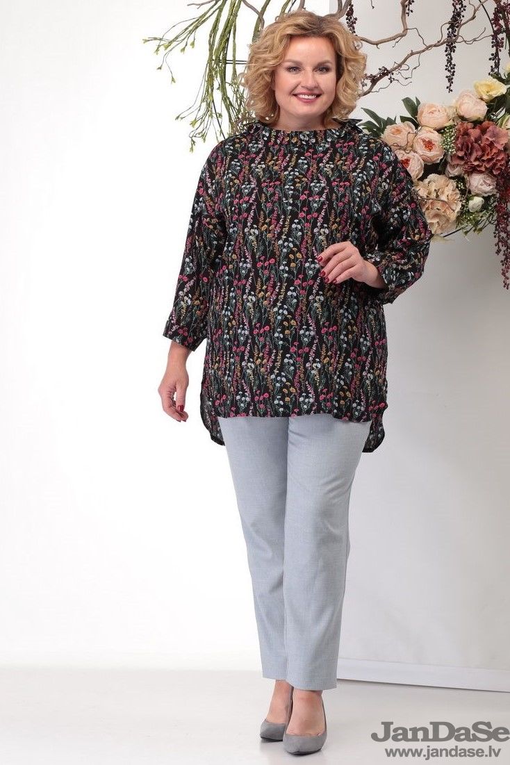 Bikškostīms ar puķu raksta tuniku, lielie izmēri i-veikalā jandase.lv